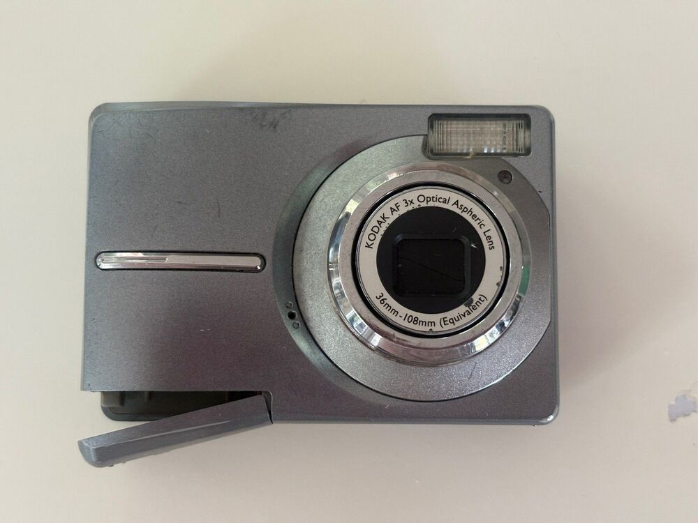 Kodak EasyShare C813 8.2MP Digital Camera Silver 3x Zoom AS-IS Parts Repair